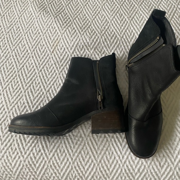 🧸 Leather Boots🧸 - Picture 3 of 4